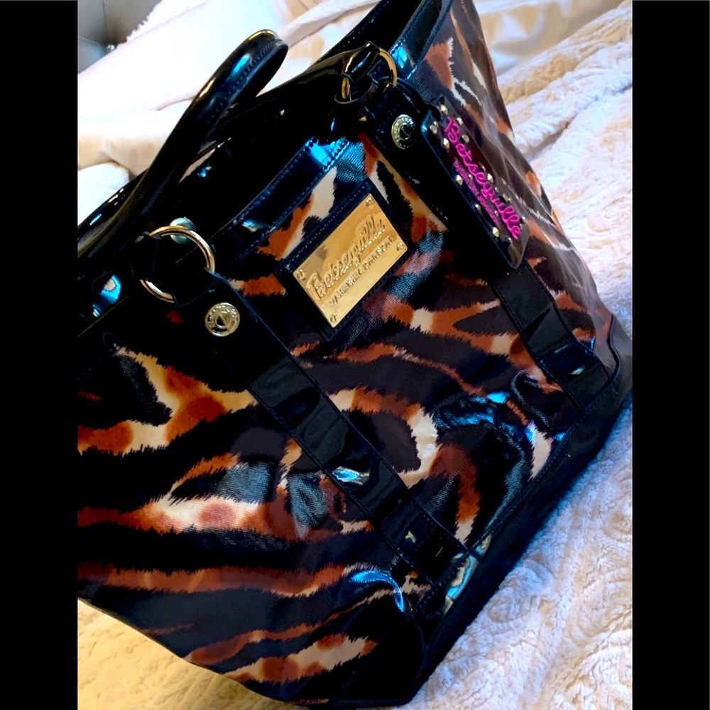 Betseyville Tiger print bag